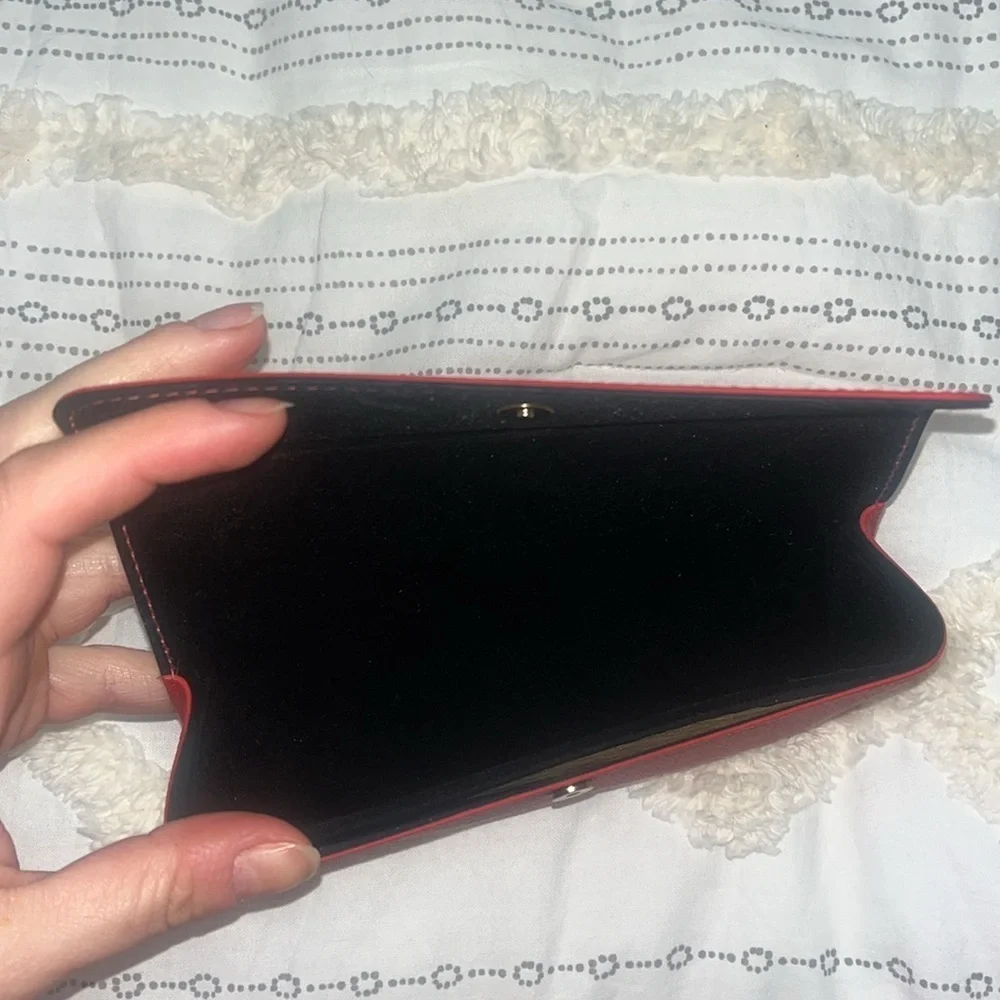 GUESS Red glasses hard case